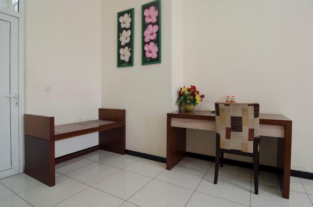 Reddoorz @ Rejosari Hotel Semarang Bagian luar foto
