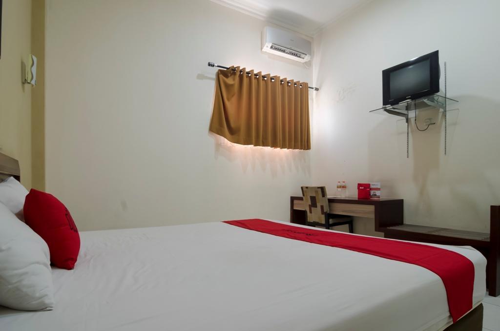 Reddoorz @ Rejosari Hotel Semarang Bagian luar foto