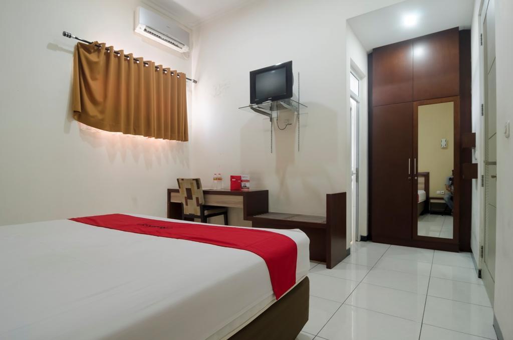 Reddoorz @ Rejosari Hotel Semarang Bagian luar foto