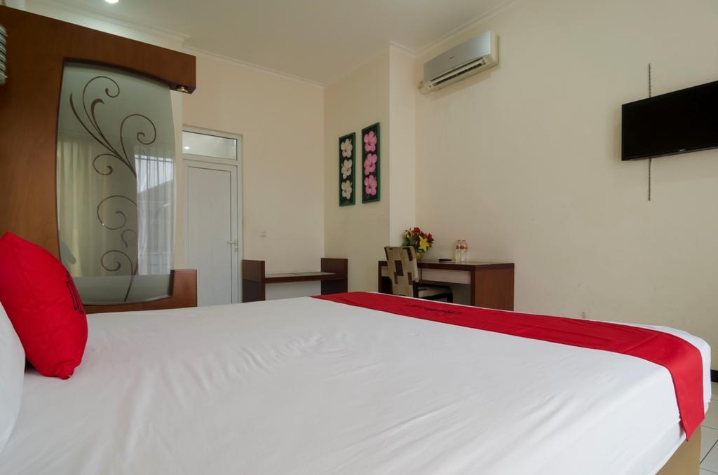 Reddoorz @ Rejosari Hotel Semarang Bagian luar foto