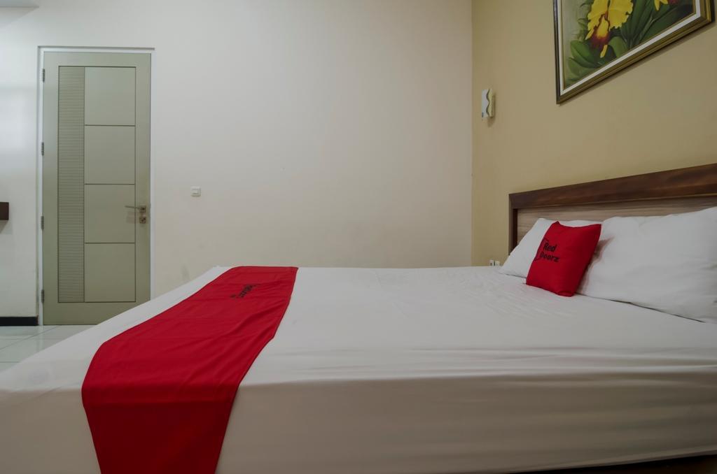 Reddoorz @ Rejosari Hotel Semarang Bagian luar foto