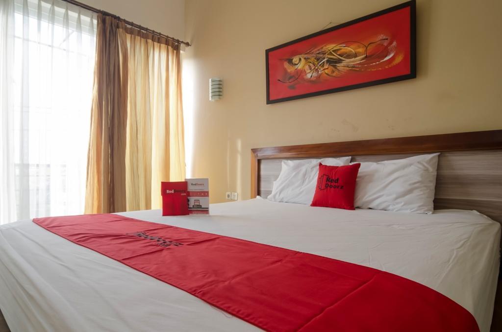 Reddoorz @ Rejosari Hotel Semarang Bagian luar foto