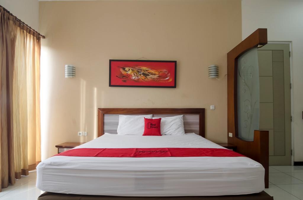 Reddoorz @ Rejosari Hotel Semarang Bagian luar foto